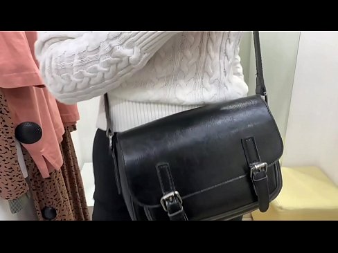 ❤️ Masturbasyona giştî ya keçika ciwan FeralBerry bi dilopek li jûreya fitarê ️ Porno li porno ku.quizfarmature.ru